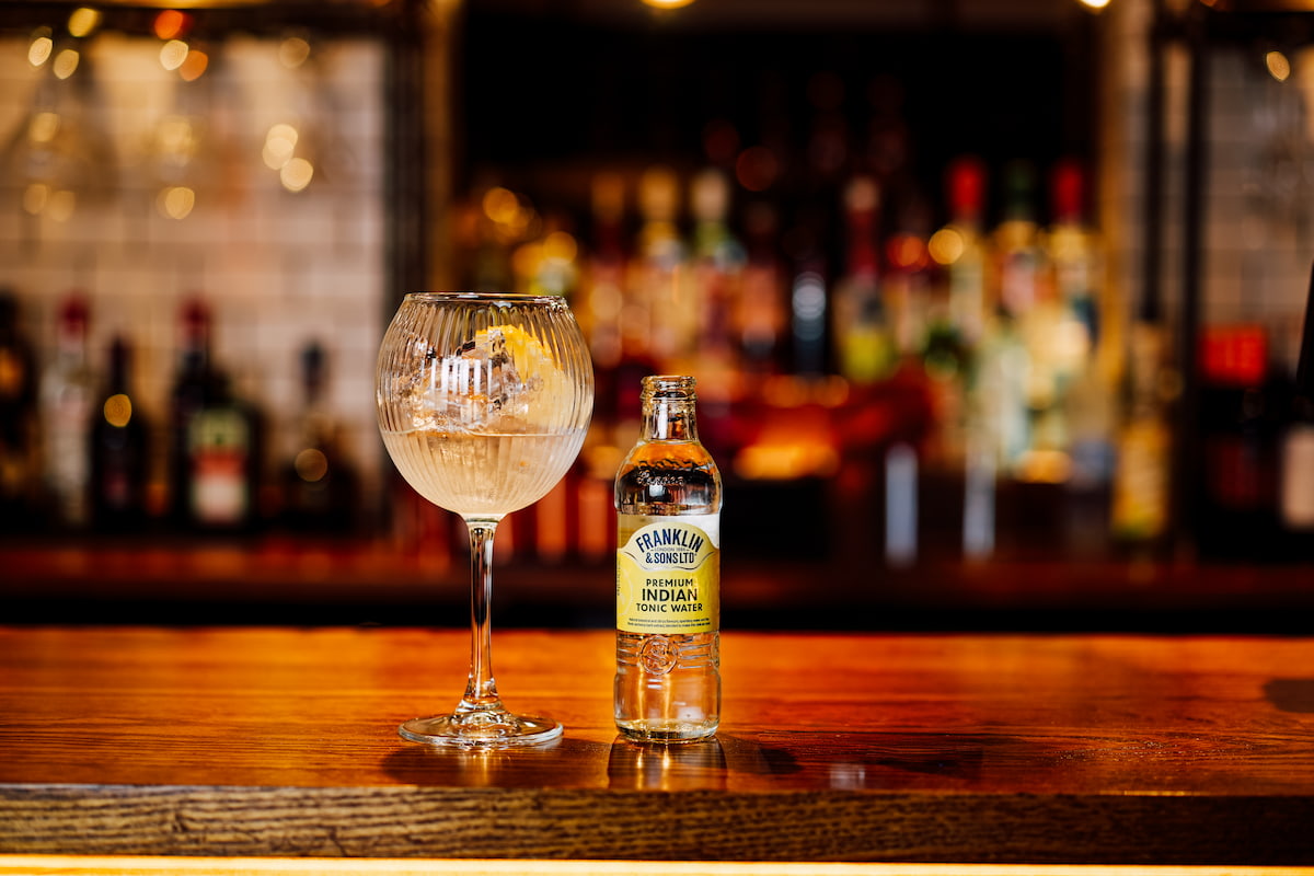 🎉 Double Points & a Free G&T This November at Longbow Venues
